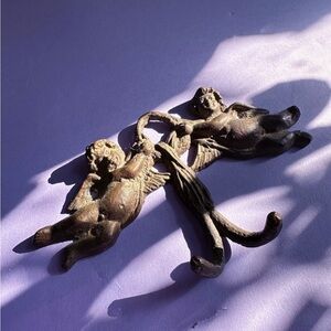 Antique-Style Double Cherub Wall Hook Cast Iron in Aged Bronze
